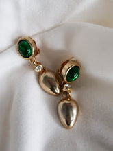Load image into Gallery viewer, "Camilla" vintage earrings
