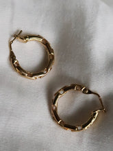 Load image into Gallery viewer, "Maille" gold pleated earrings