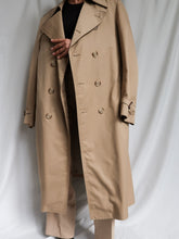 Load image into Gallery viewer, Vintage Trench coat