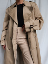 Load image into Gallery viewer, Vintage Trench coat