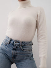 Load image into Gallery viewer, "Ivoire" knitted turtleneck