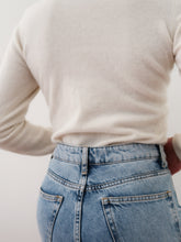 Load image into Gallery viewer, "Ivoire" knitted turtleneck
