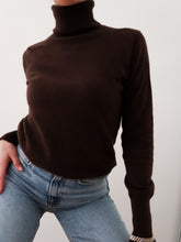 Load image into Gallery viewer, "Brownie" cashmere turtleneck