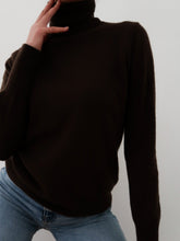 Load image into Gallery viewer, "Brownie" cashmere turtleneck