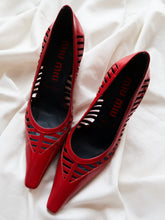 Load image into Gallery viewer, MIU MIU vintage pumps