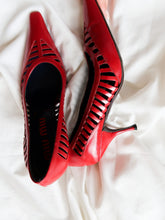 Load image into Gallery viewer, MIU MIU vintage pumps