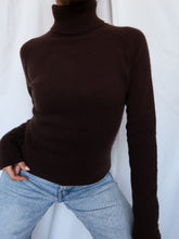 Load image into Gallery viewer, "Cocoa" cashmere turtleneck