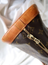 Load image into Gallery viewer, LOUIS VUITTON "Alma" MM bag