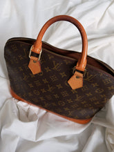 Load image into Gallery viewer, LOUIS VUITTON "Alma" MM bag