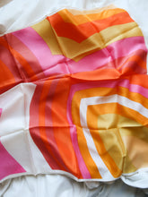 Load image into Gallery viewer, 70' Retro scarf
