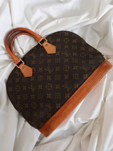 Load image into Gallery viewer, LOUIS VUITTON "Alma" MM bag