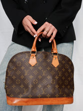 Load image into Gallery viewer, LOUIS VUITTON "Alma" MM bag