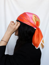 Load image into Gallery viewer, 70' Retro scarf