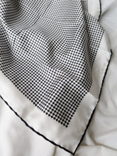Load image into Gallery viewer, DEGAND silk scarf