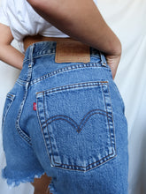 Load image into Gallery viewer, LEVI'S bermuda reworked shorts