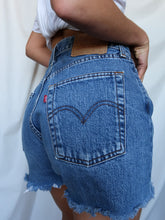 Load image into Gallery viewer, LEVI'S bermuda reworked shorts
