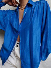 Load image into Gallery viewer, "Helene" silk shirt