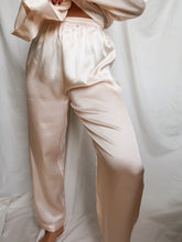 Load image into Gallery viewer, "Roses" silk pyjama