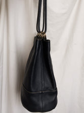Load image into Gallery viewer, Leather bucket bag
