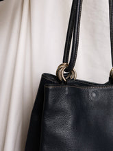 Load image into Gallery viewer, Leather bucket bag