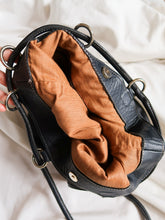 Load image into Gallery viewer, Leather bucket bag