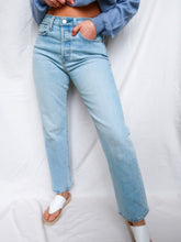 Load image into Gallery viewer, LEVI'S "wedgie straight" (T36)