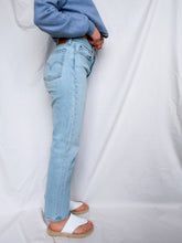 Load image into Gallery viewer, LEVI'S "wedgie straight" (T36)