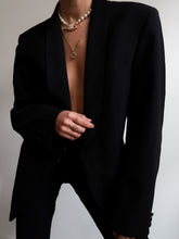 Load image into Gallery viewer, Black blazer