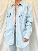 Load image into Gallery viewer, LEVI'S denim shirt
