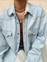 Load image into Gallery viewer, LEVI'S denim shirt