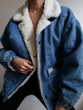 Load image into Gallery viewer, Denim trucker jacket