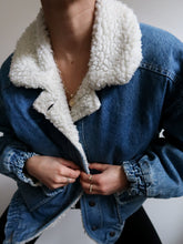 Load image into Gallery viewer, Denim trucker jacket