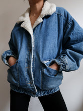 Load image into Gallery viewer, Denim trucker jacket