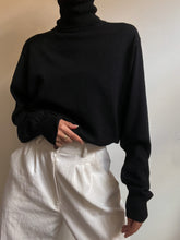 Load image into Gallery viewer, « Lorna » Black turtleneck