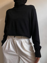 Load image into Gallery viewer, « Lorna » Black turtleneck