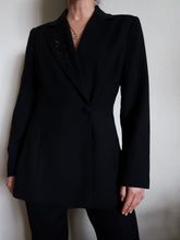 Load image into Gallery viewer, "La reina" black blazer