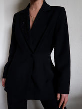 Load image into Gallery viewer, "La reina" black blazer