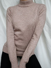 Load image into Gallery viewer, "Jenna" knitted jumper