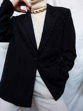 Load image into Gallery viewer, "Inaya" Black blazer