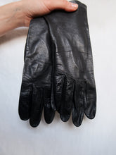 Load image into Gallery viewer, Calf leather gloves