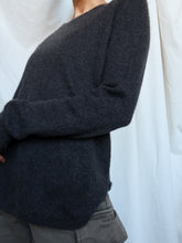 Load image into Gallery viewer, Cashmere knitted jumper