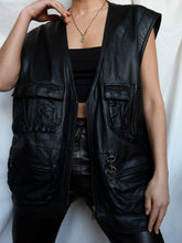 Load image into Gallery viewer, Black sleeveless jacket