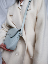 Load image into Gallery viewer, DELVAUX vintage bag