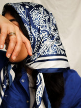 Load image into Gallery viewer, MANOUKIAN satin scarf