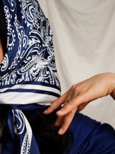 Load image into Gallery viewer, MANOUKIAN satin scarf