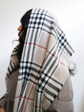 Load image into Gallery viewer, “Mina” Wool scarf