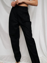 Load image into Gallery viewer, Black pleated pants