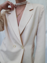 Load image into Gallery viewer, ESCADA creme blazer