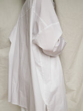 Load image into Gallery viewer, Oversized white shirt