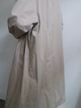 Load image into Gallery viewer, BURBERRY trench coat